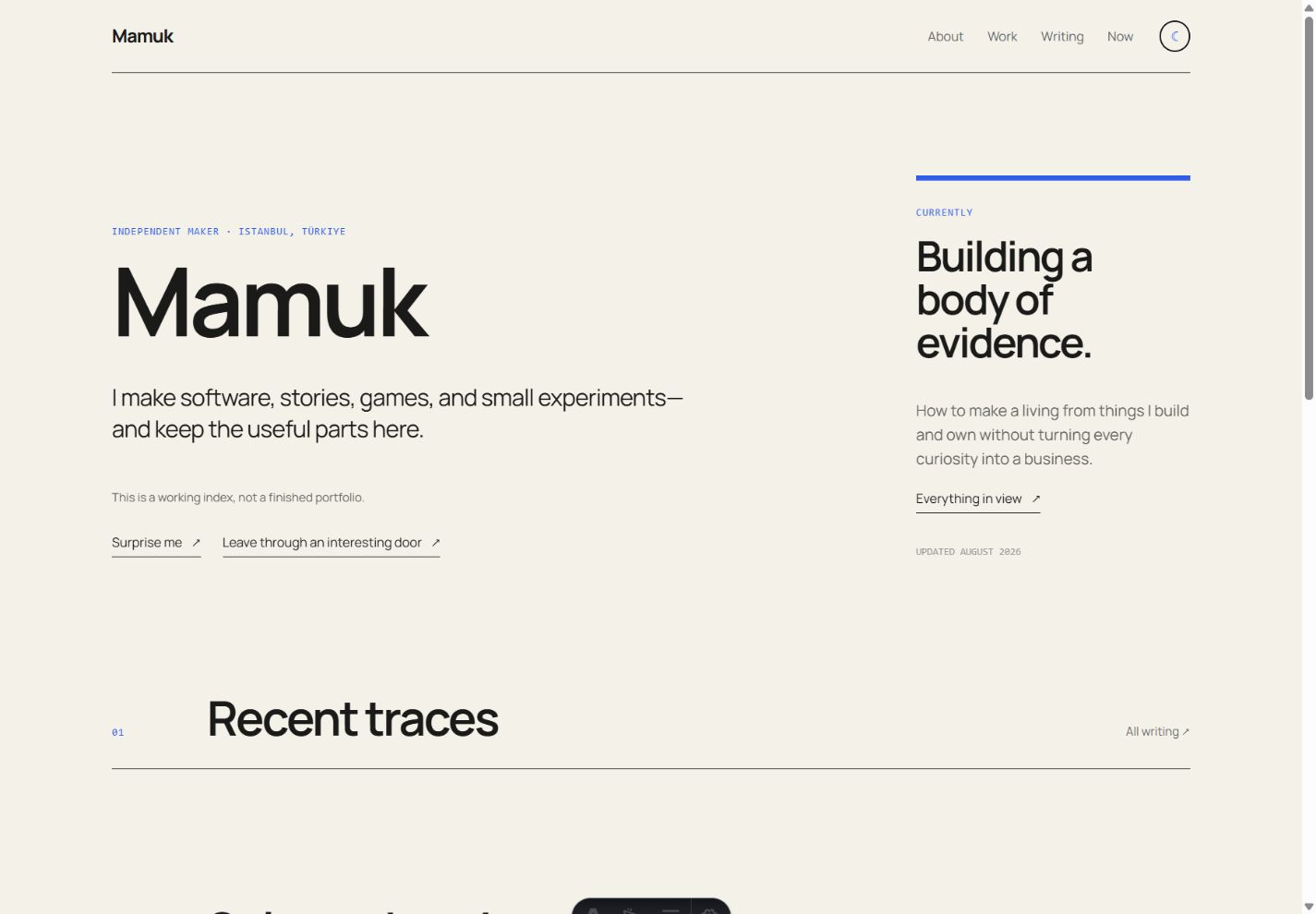 The Personal Internet Home homepage in its light theme, showing the Mamuk introduction and current focus.